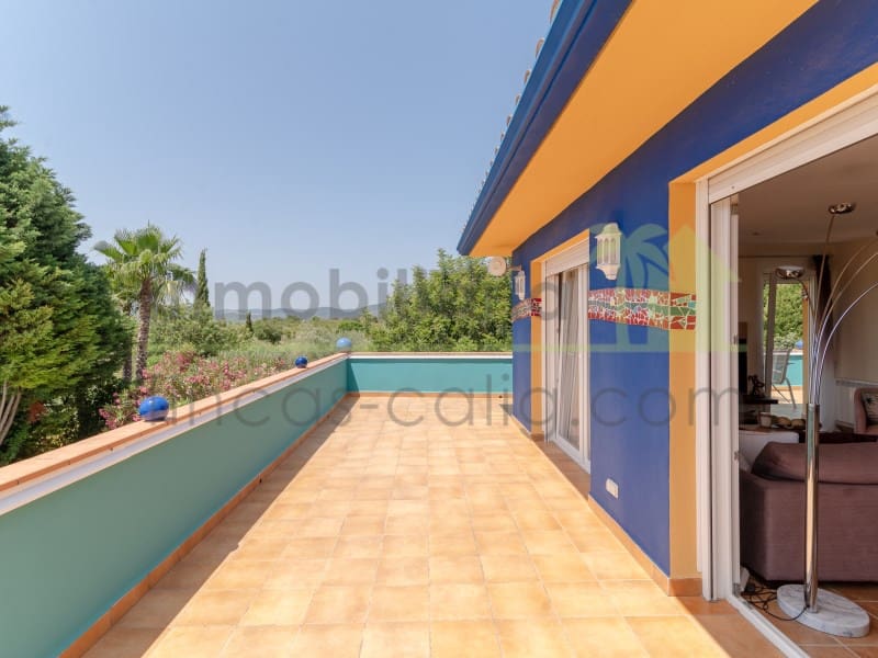 3 sypialnia Finka/Dom wiejski na sprzedaż w Calig z basenem garażem - 585 000 € (Ref: 9568935)