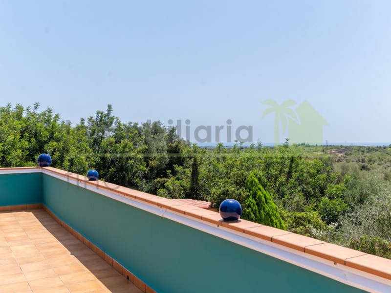 3 sypialnia Finka/Dom wiejski na sprzedaż w Calig z basenem garażem - 585 000 € (Ref: 9568935)