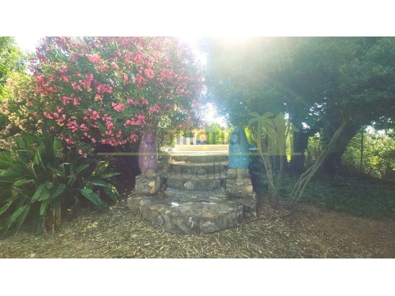 3 sypialnia Finka/Dom wiejski na sprzedaż w Calig z basenem garażem - 585 000 € (Ref: 9568935)