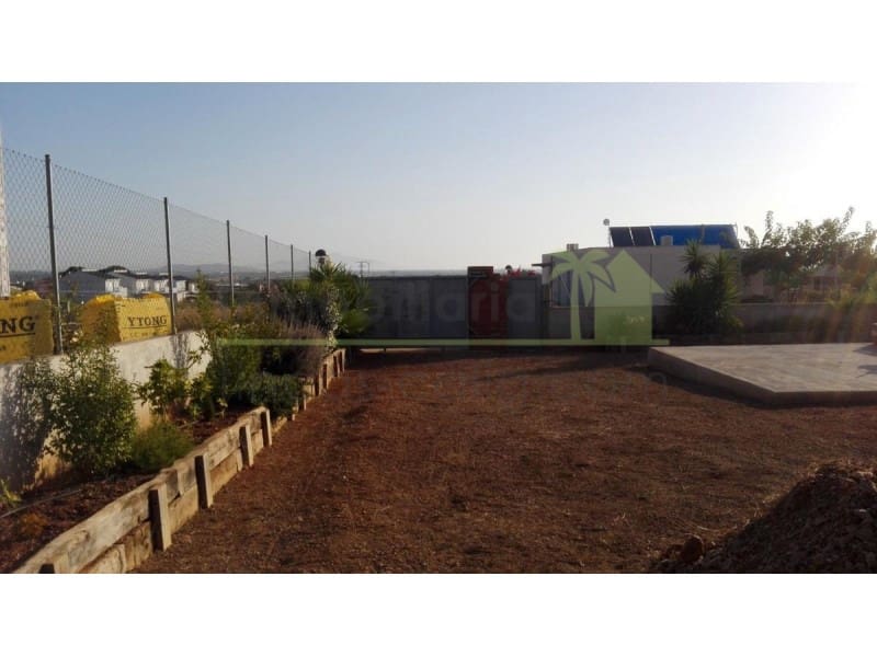 Grunde uden byggetilladelser til salg i Peniscola - € 75.000 (Ref: 9568939)