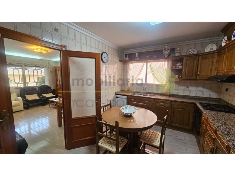 4 soverom Hus til salgs i Calig med garasje - € 245 000 (Ref: 9568950)