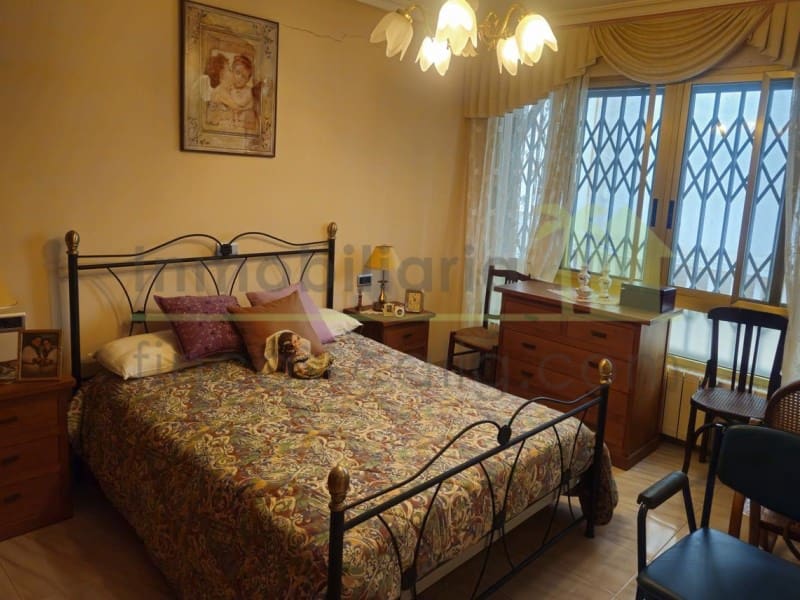 4 soverom Hus til salgs i Calig med garasje - € 245 000 (Ref: 9568950)