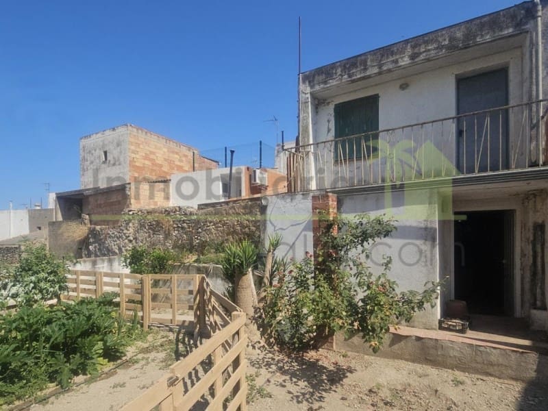 4 Zimmer Haus zu verkaufen in Calig mit Garage - 139.000 € (Ref: 9568952)