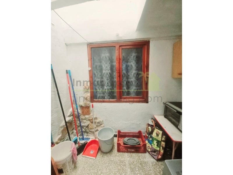 4 Zimmer Haus zu verkaufen in Calig mit Garage - 139.000 € (Ref: 9568952)