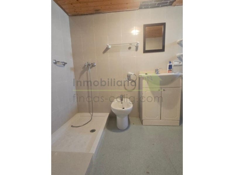 4 Zimmer Haus zu verkaufen in Calig mit Garage - 139.000 € (Ref: 9568952)