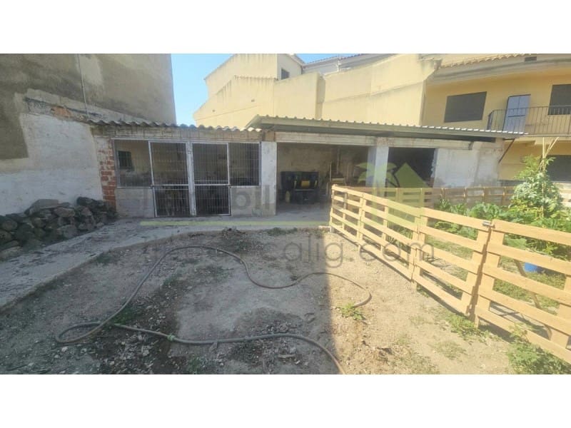 4 Zimmer Haus zu verkaufen in Calig mit Garage - 139.000 € (Ref: 9568952)