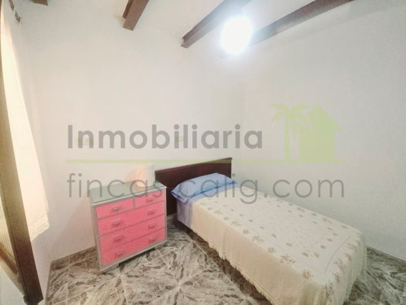 4 Zimmer Haus zu verkaufen in Calig mit Garage - 139.000 € (Ref: 9568952)