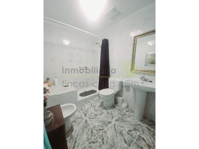 4 Zimmer Haus zu verkaufen in Calig mit Garage - 139.000 € (Ref: 9568952)