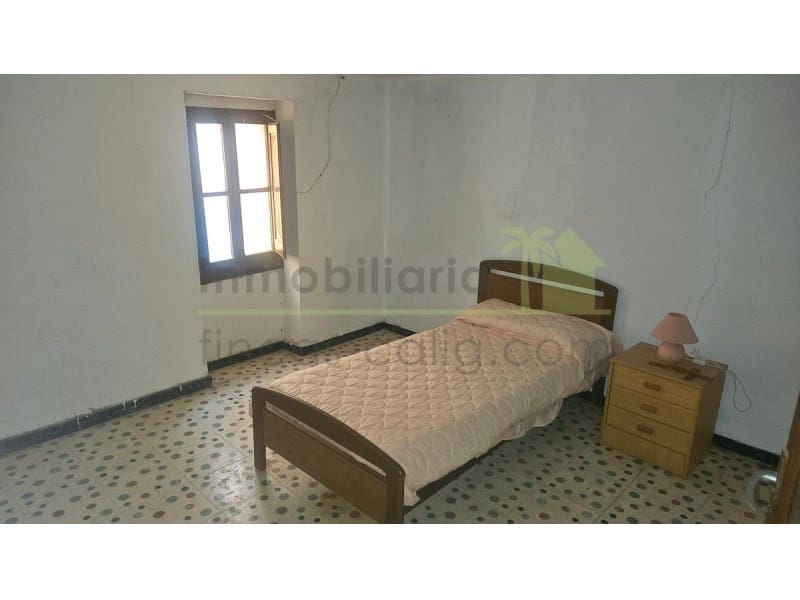 5 slaapkamer Huis te koop in Calig - € 39.500 (Ref: 9568954)