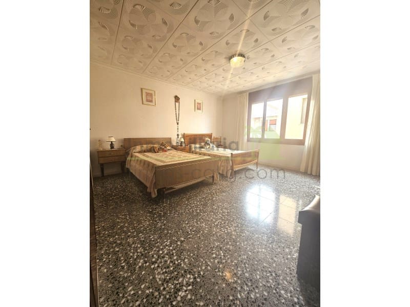 3 bedroom Villa for sale in Calig with garage - € 155,000 (Ref: 9591474)