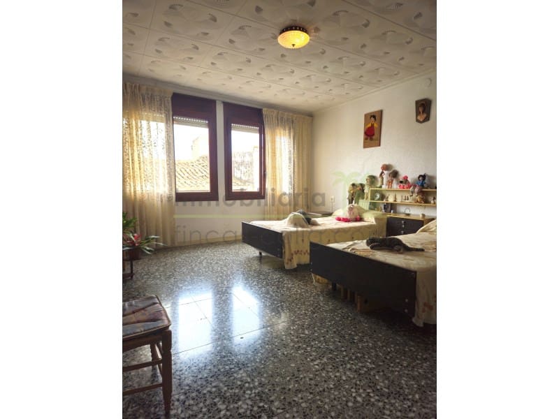 3 bedroom Villa for sale in Calig with garage - € 155,000 (Ref: 9591474)