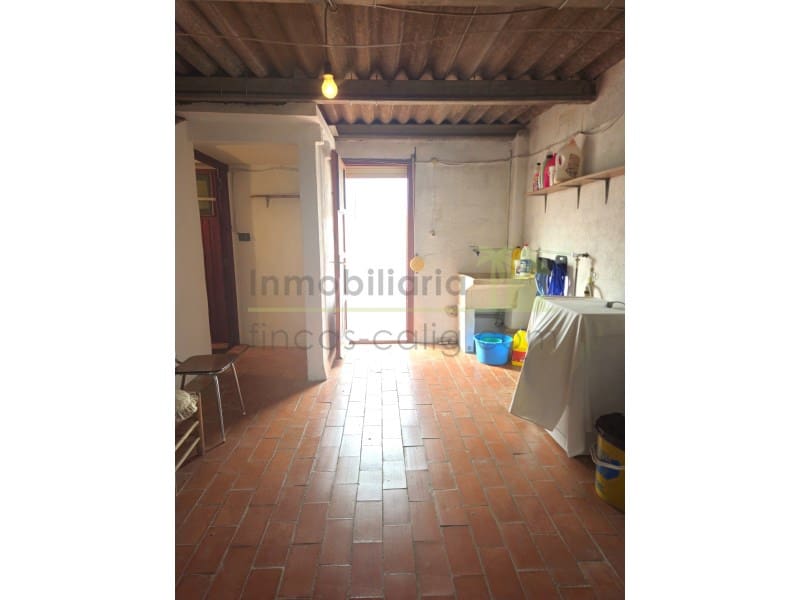 3 bedroom Villa for sale in Calig with garage - € 155,000 (Ref: 9591474)