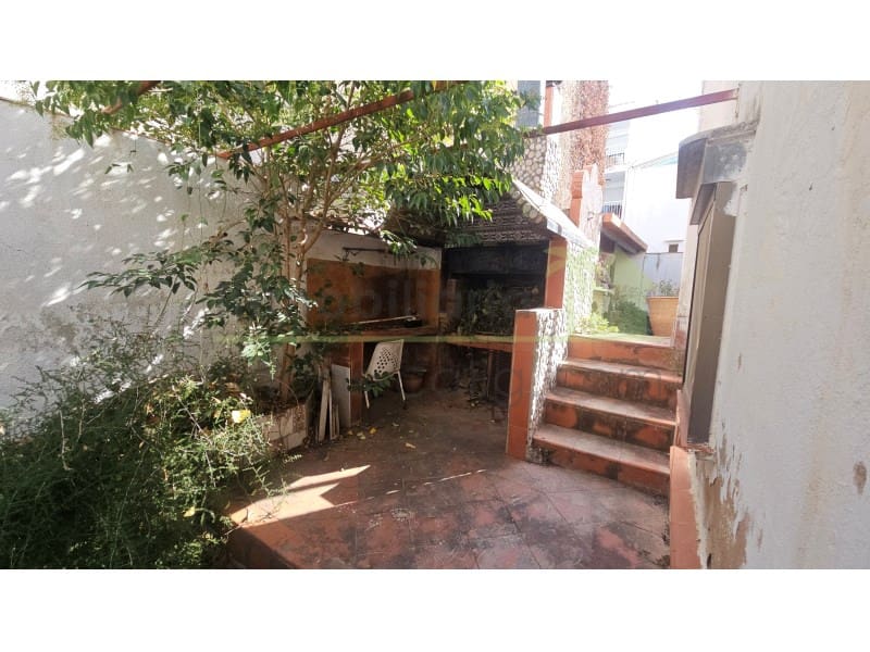 7 Zimmer Haus zu verkaufen in Calig mit Garage - 210.000 € (Ref: 9684113)