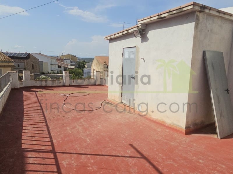 7 Zimmer Haus zu verkaufen in Calig mit Garage - 210.000 € (Ref: 9684113)