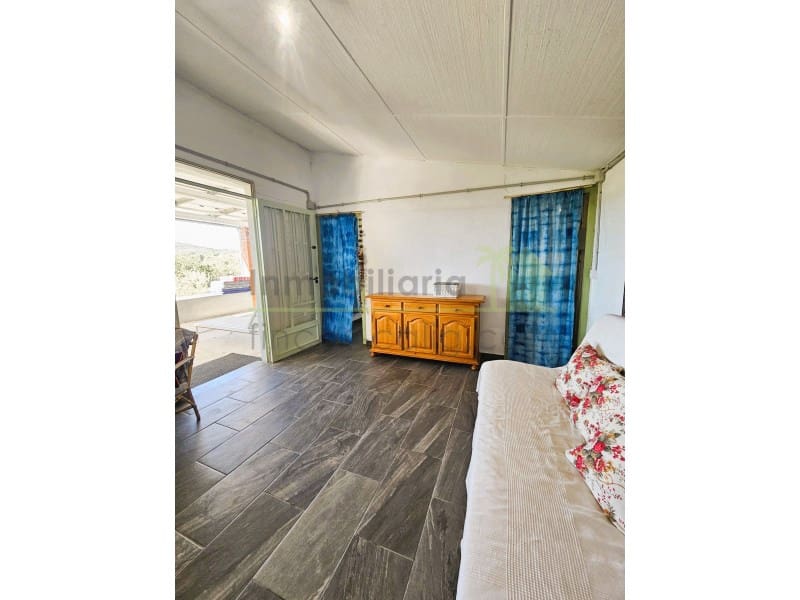 5 bedroom Finca/Country House for sale in Cervera del Maestre / Cervera del Maestrat - € 199,000 (Ref: 9747779)