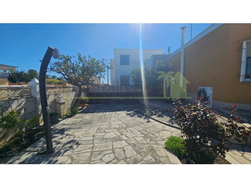Chalet de 2 habitaciones en Vinaròs en venta con garaje - 249.000 € (Ref: 9820333)
