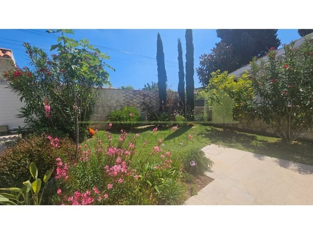 Chalet de 3 habitaciones en Vinaròs en venta con garaje - 365.000 € (Ref: 9831241)