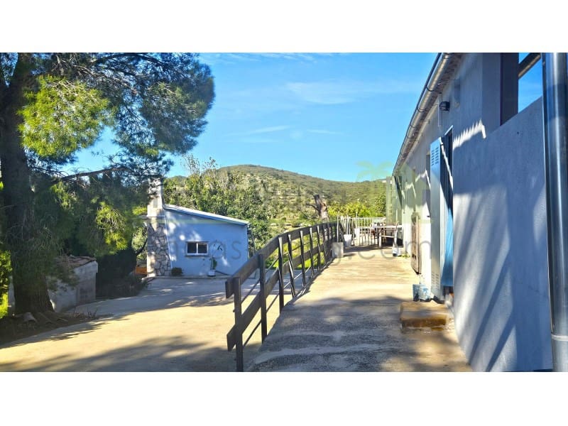 5 bedroom Finca/Country House for sale in Cervera del Maestre / Cervera del Maestrat - € 199,000 (Ref: 9840385)