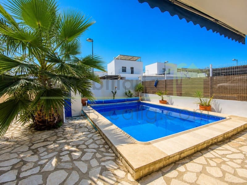 2 bedroom Villa for sale in Peniscola with pool garage - € 299,000 (Ref: 9899403)