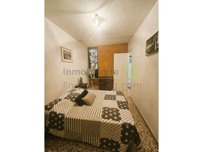 4 Zimmer Haus zu verkaufen in Calig mit Garage - 135.000 € (Ref: 9999578)