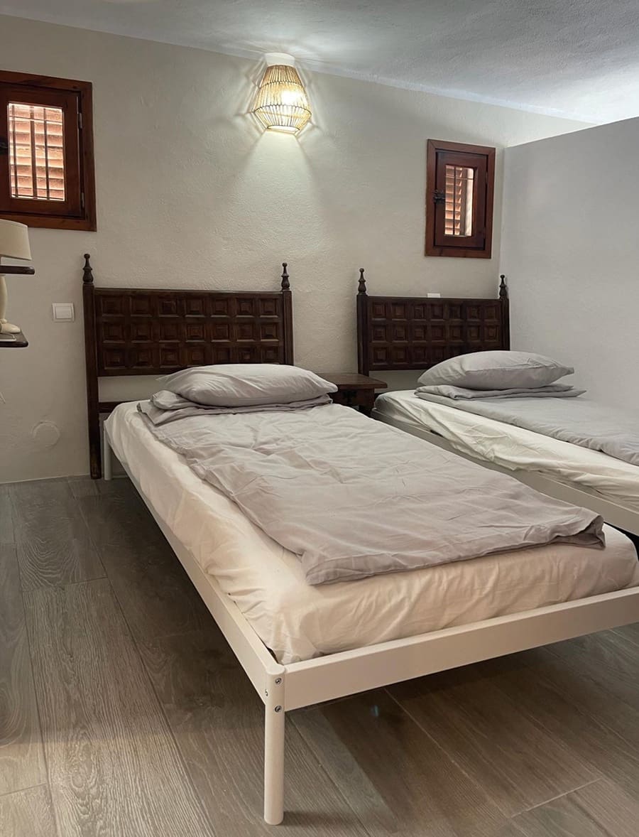 2 bedroom Terraced Villa for rent in Cala Tarida - € 2,500 (Ref: 10111056)