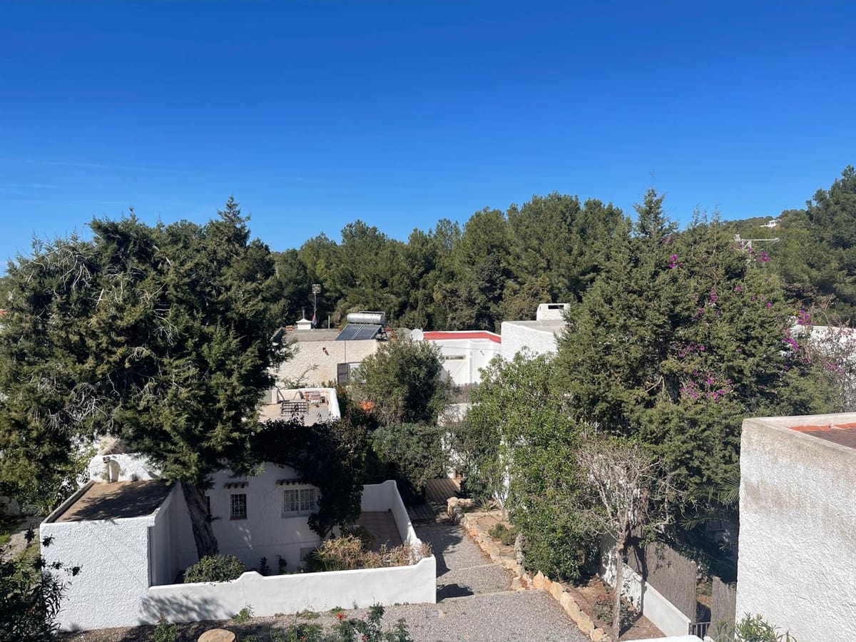 2 bedroom Terraced Villa for rent in Cala Tarida - € 2,500 (Ref: 10111056)