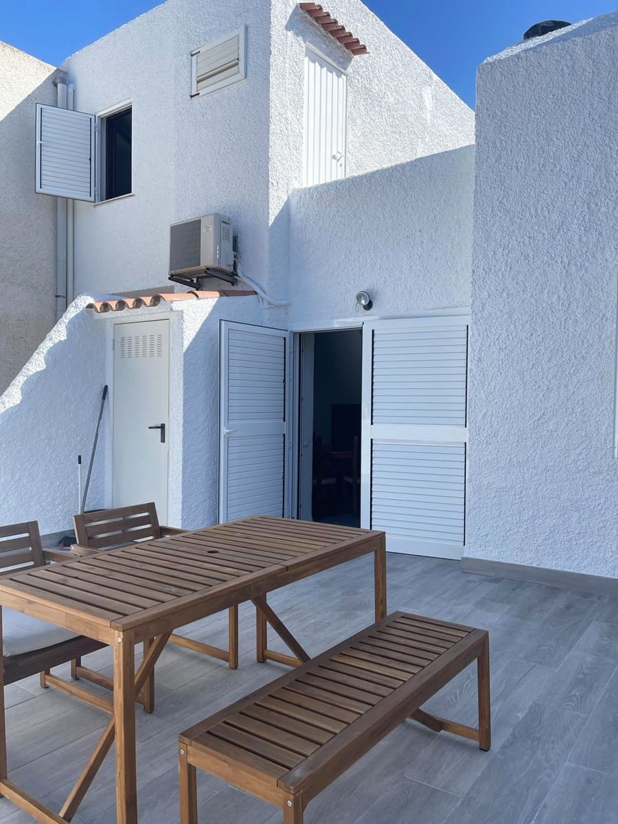 2 bedroom Terraced Villa for rent in Cala Tarida - € 2,500 (Ref: 10111056)