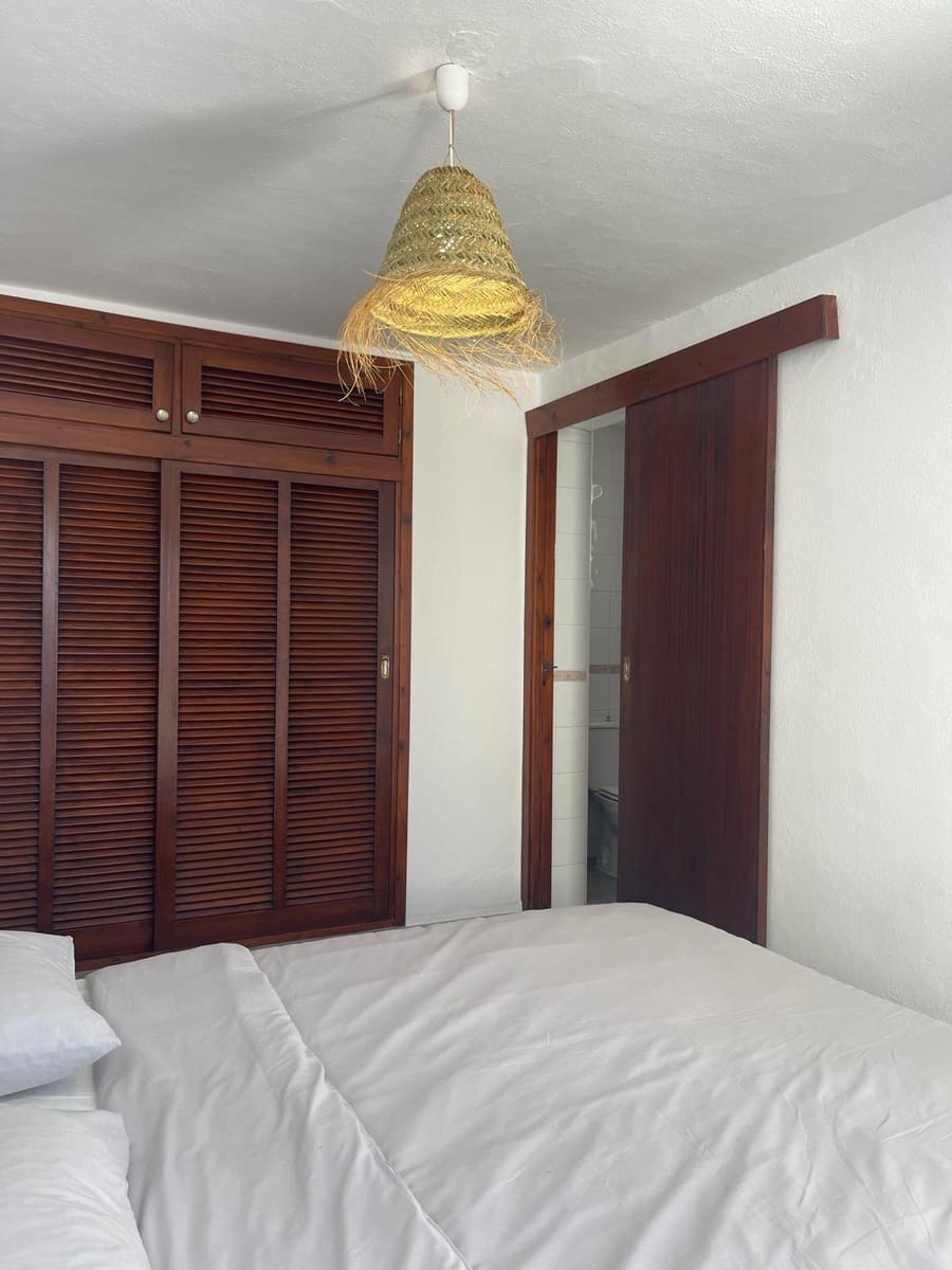 2 bedroom Terraced Villa for rent in Cala Tarida - € 2,500 (Ref: 10111056)