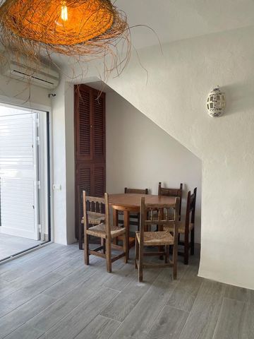 2 bedroom Terraced Villa for rent in Cala Tarida, San Jose / Sant Josep de Sa Talaia - € 2,500 (Ref: 10111056)