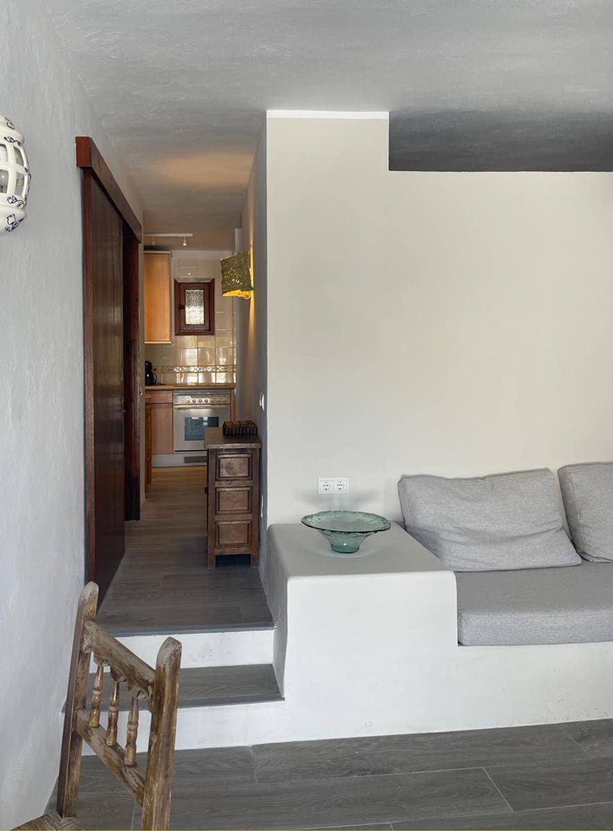 2 bedroom Terraced Villa for rent in Cala Tarida - € 2,500 (Ref: 10111056)