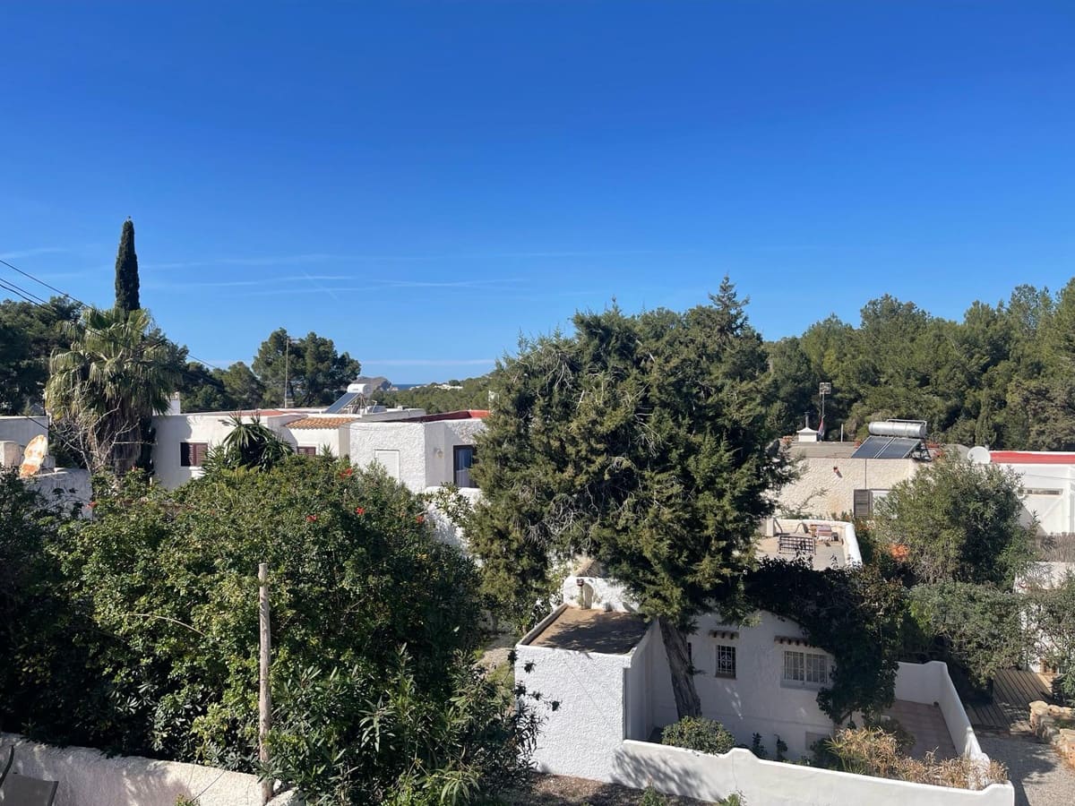2 bedroom Terraced Villa for rent in Cala Tarida - € 2,500 (Ref: 10111056)