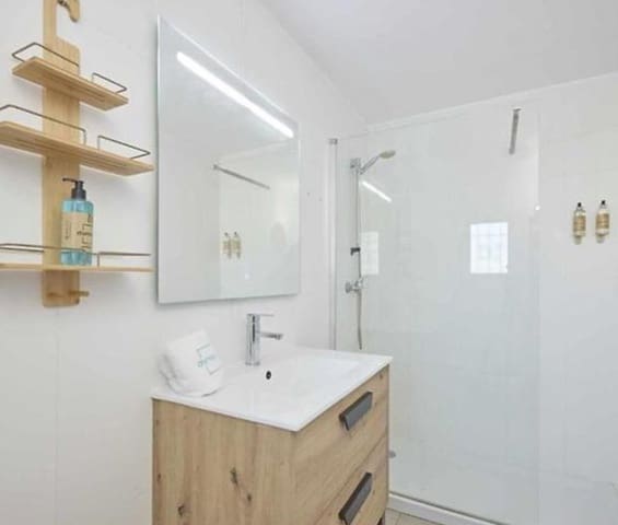 8 makuuhuone Omakotitalo myytävänä paikassa Sant Jordi de Ses Salines, San Jose / Sant Josep de Sa Talaia mukana uima-altaan 
autotalli - 2 290 000 € (Ref: 10118688)