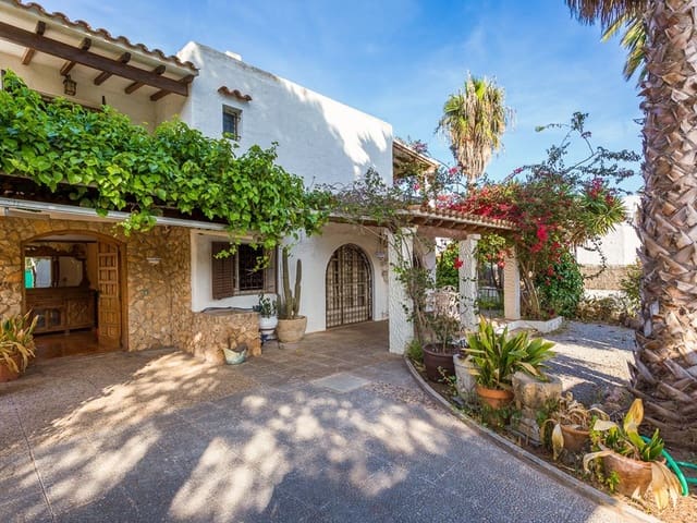 8 makuuhuone Omakotitalo myytävänä paikassa Sant Jordi de Ses Salines, San Jose / Sant Josep de Sa Talaia mukana uima-altaan 
autotalli - 2 290 000 € (Ref: 10118688)