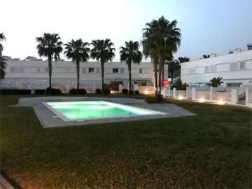 3 soveværelse Rækkehus til salg i Ibiza by med swimmingpool garage - € 950.000 (Ref: 9027216)