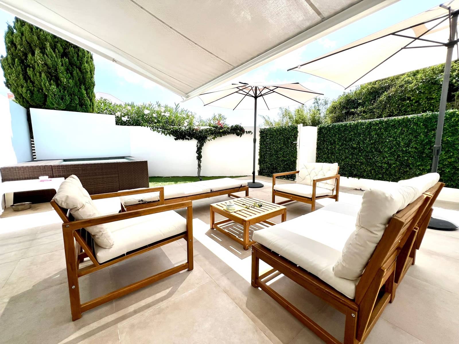 3 soveværelse Rækkehus til salg i Ibiza by med swimmingpool garage - € 950.000 (Ref: 9027216)