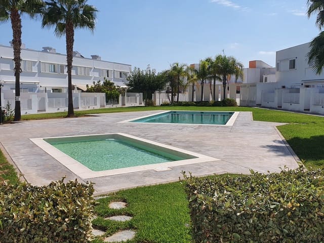 3 slaapkamer Rijtjeshuis te koop in Ibiza dorp met zwembad garage - € 950.000 (Ref: 9027216)