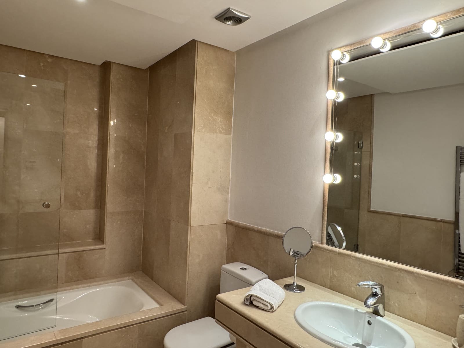 4 Zimmer Apartment zu verkaufen in Sotogrande mit Pool Garage - 1.590.000 € (Ref: 10078527)
