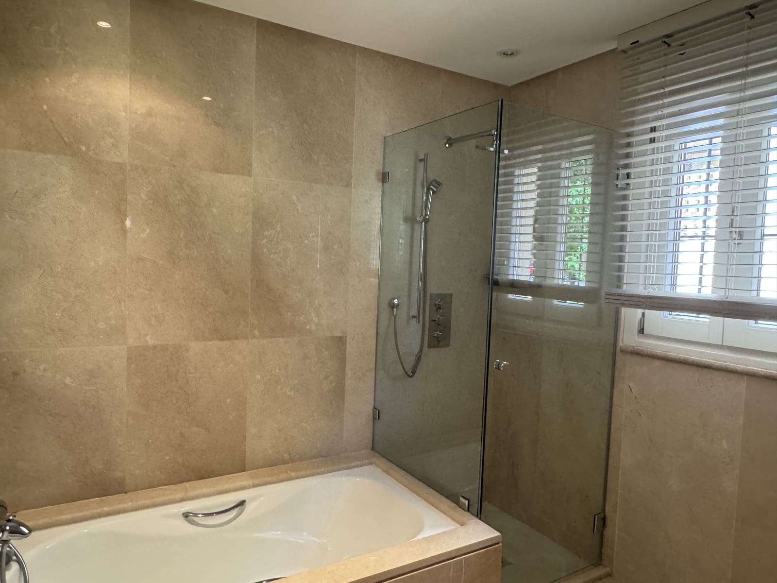 4 Zimmer Apartment zu verkaufen in Sotogrande mit Pool Garage - 1.590.000 € (Ref: 10078527)