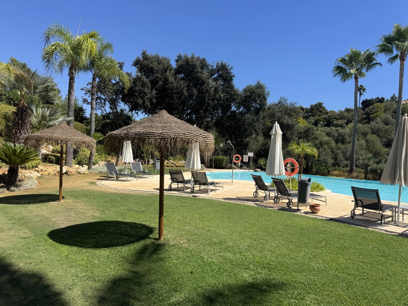 4 Zimmer Apartment zu verkaufen in Sotogrande mit Pool Garage - 1.590.000 € (Ref: 10078527)