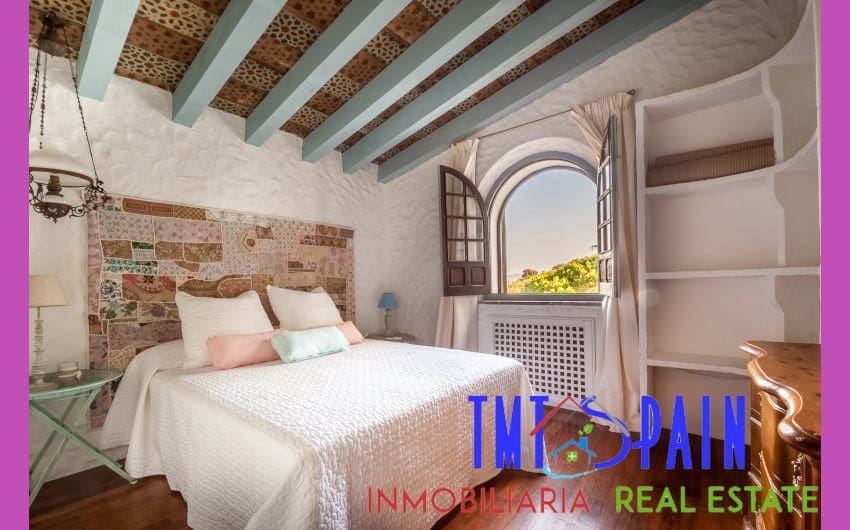 9 soveværelse Finca/Landehus til salg i Algeciras med swimmingpool garage - € 1.550.000 (Ref: 5779196)