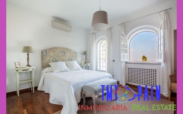 9 chambre Finca/Maison de Campagne à vendre à Algeciras avec piscine garage - 1 550 000 € (Ref: 5779196)