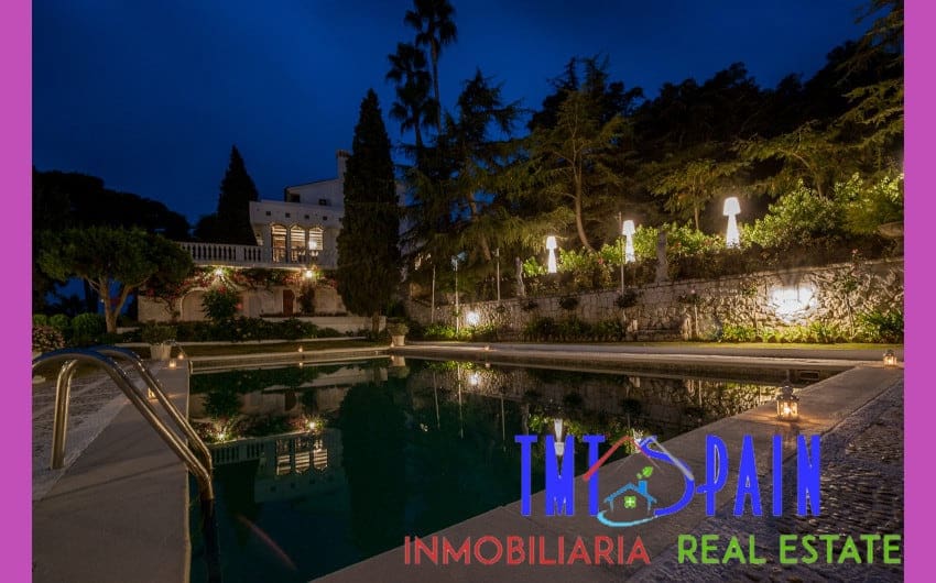 9 soveværelse Finca/Landehus til salg i Algeciras med swimmingpool garage - € 1.550.000 (Ref: 5779196)