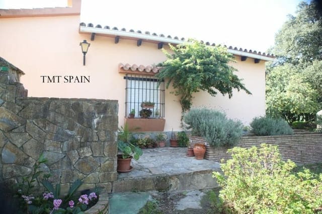 3 bedroom Finca/Country House for sale in Los Barrios with pool garage - € 645,000 (Ref: 5933038)