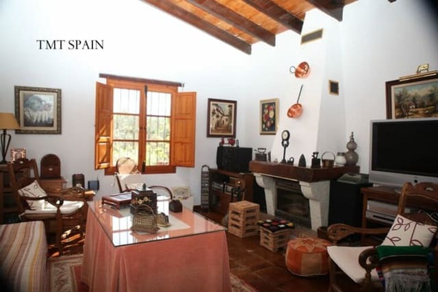 3 bedroom Finca/Country House for sale in Los Barrios with pool garage - € 645,000 (Ref: 5933038)