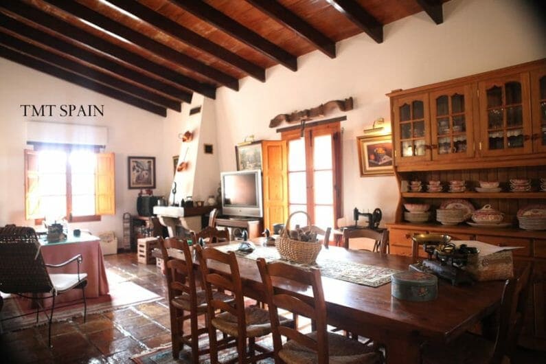 3 soveværelse Finca/Landehus til salg i Los Barrios med swimmingpool garage - € 645.000 (Ref: 5933038)