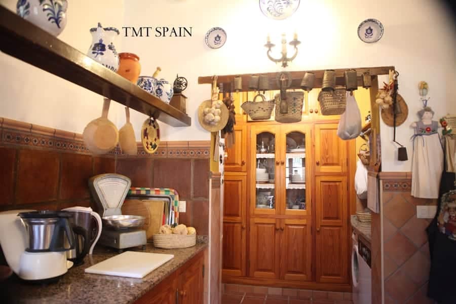 3 soveværelse Finca/Landehus til salg i Los Barrios med swimmingpool garage - € 645.000 (Ref: 5933038)