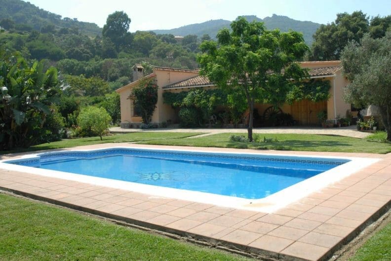 3 soveværelse Finca/Landehus til salg i Los Barrios med swimmingpool garage - € 645.000 (Ref: 5933038)