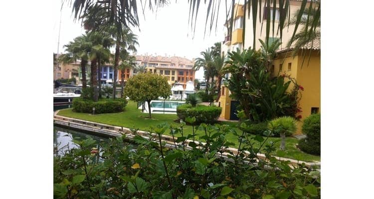 2 bedroom Apartment for sale in San Roque with pool garage - € 450,000 (Ref: 7988903)