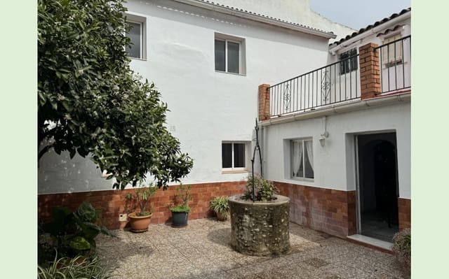 9 bedroom Townhouse for sale in Jimena de la Frontera - € 167,900 (Ref: 8195052)