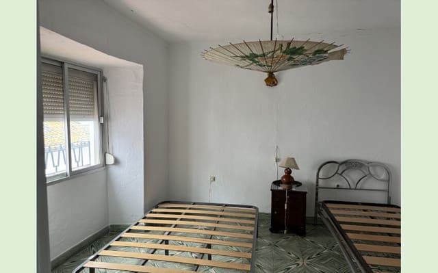 9 bedroom Townhouse for sale in Jimena de la Frontera - € 167,900 (Ref: 8195052)